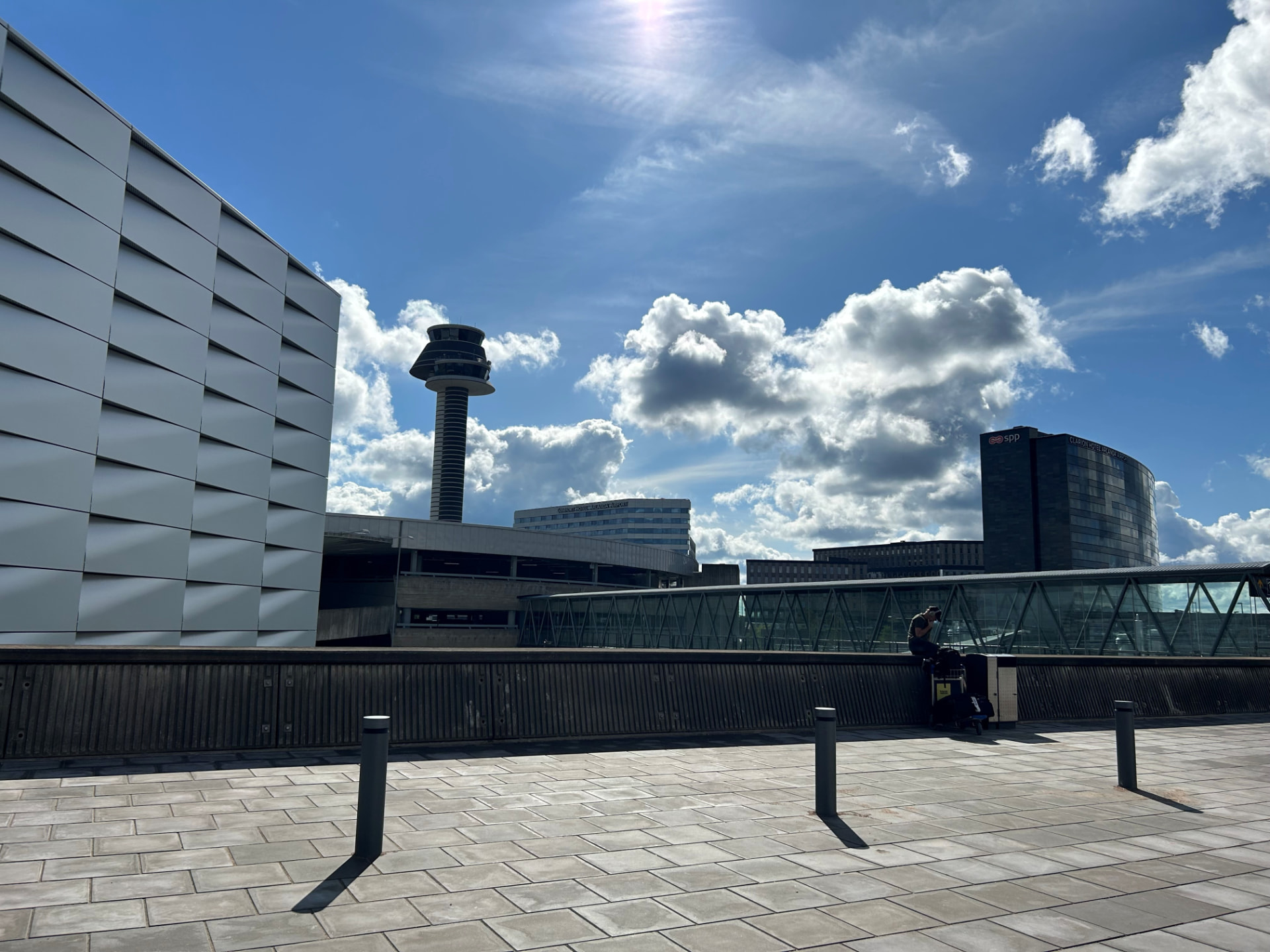 Mötesplats i transit, Arlanda Utrikesterminal